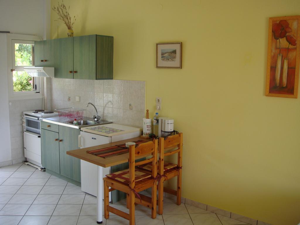 Eleftheria Studios And Apartments Acharavi  Room photo